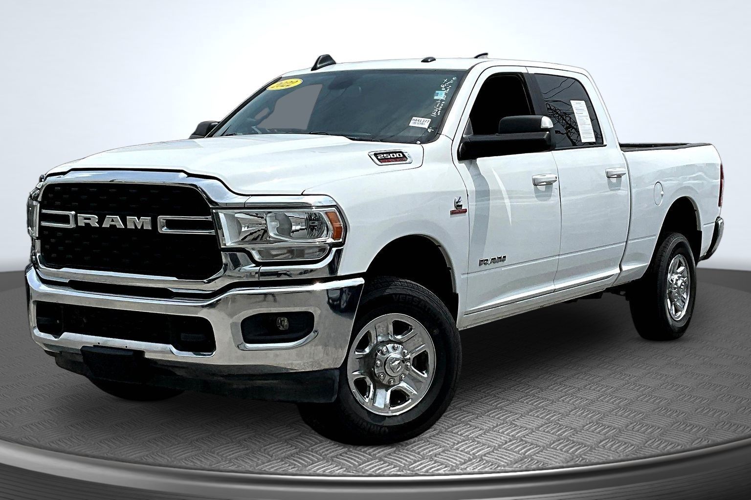 Bright White Clearcoat 2022 RAM 2500 Pickup Truck Four-Wheel Drive 6-Speed Automatic