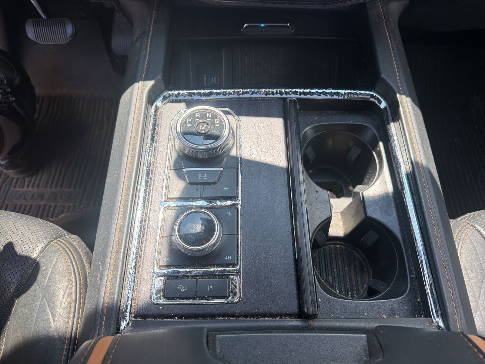 Used 2023 Black Metallic Ford Platinum image 19