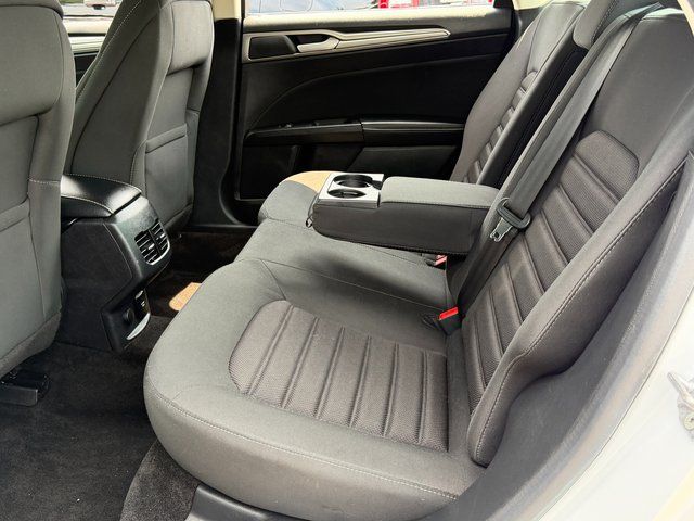 Certified Used 2018 Oxford White Ford SE image 7