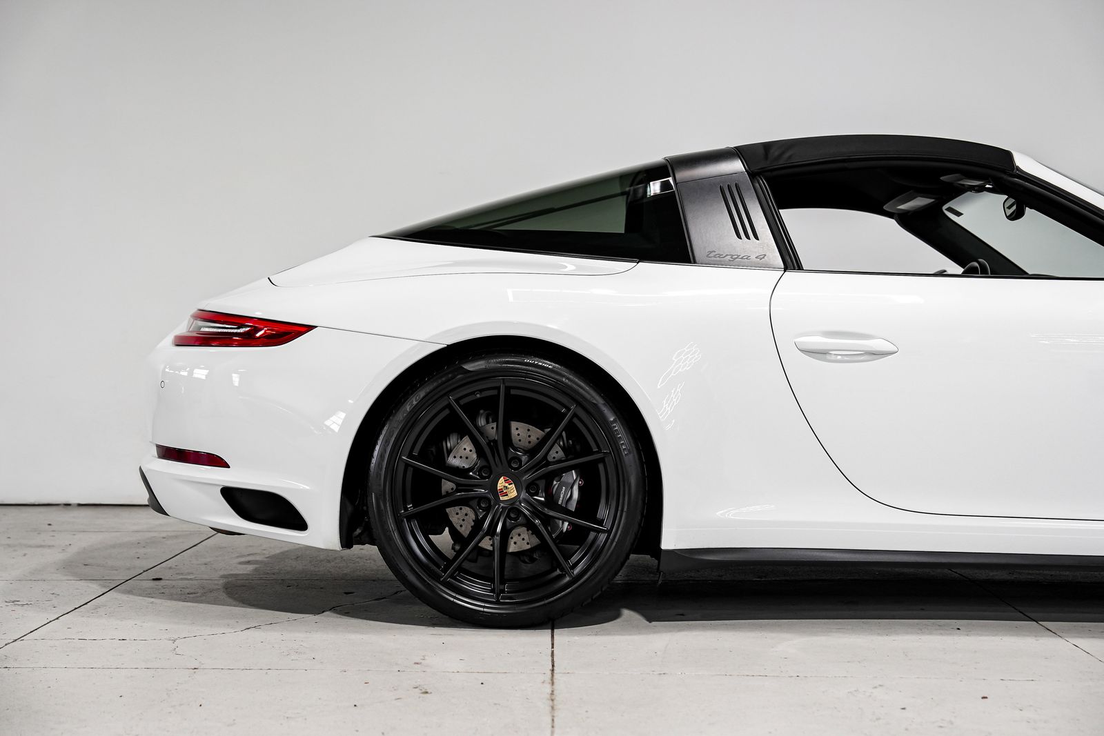 2017 Porsche 911 Targa 4 — photo 50