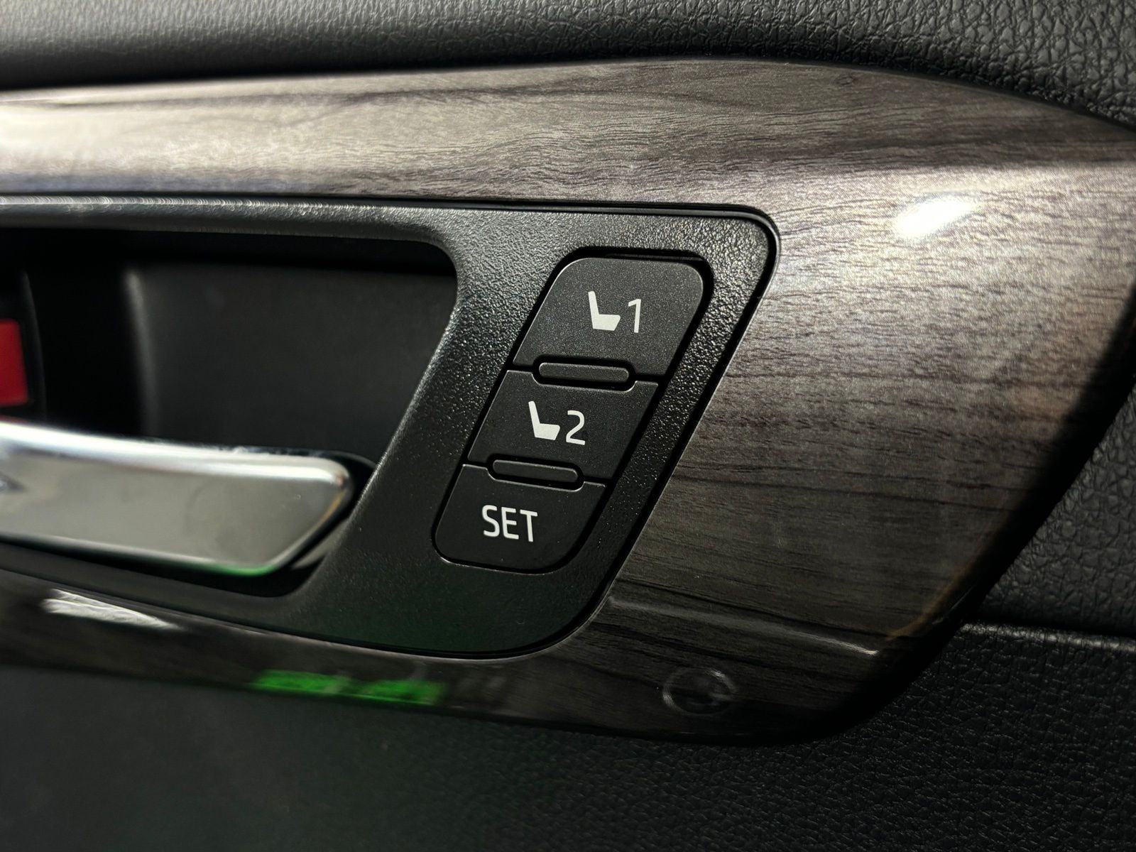 Thumbnail: 2025 Toyota Highlander - 12