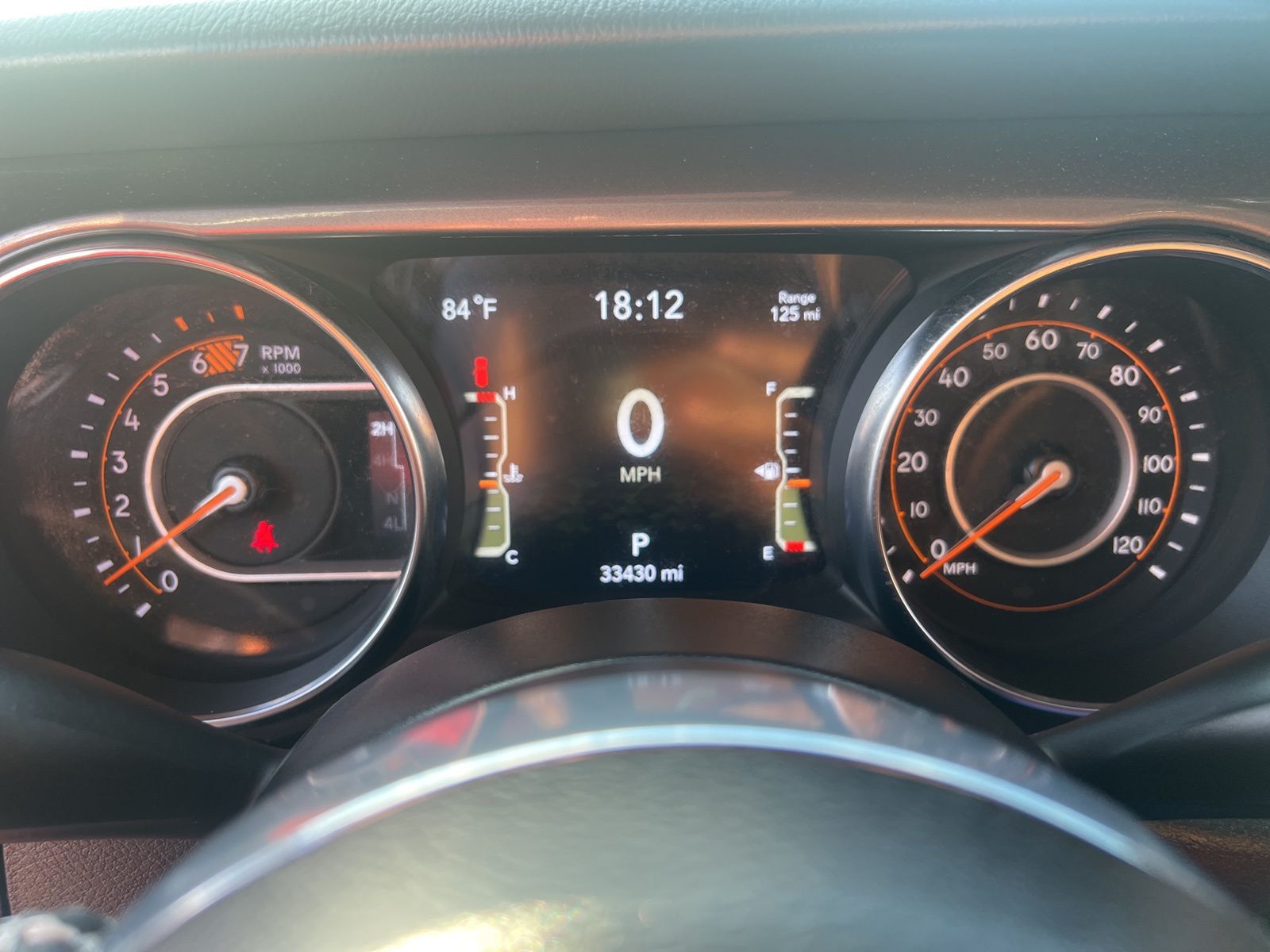 Used 2023  Jeep Sahara image 5