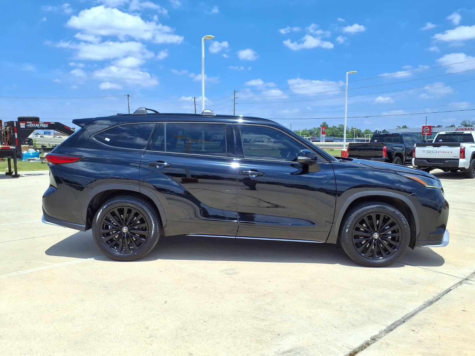 2023 Toyota Highlander XSE - 4