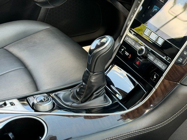 Used 2019 Majestic White INFINITI 3.0t LUXE image 33