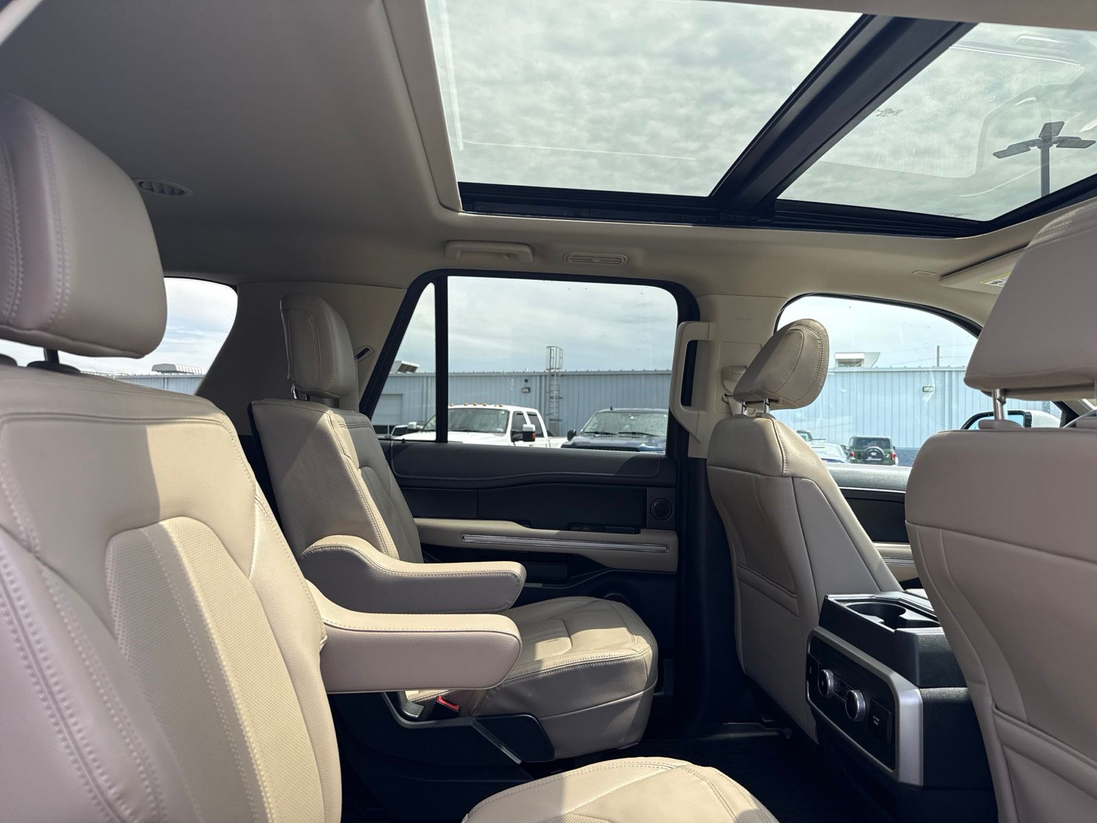 2022 Ford Expedition Max image 17