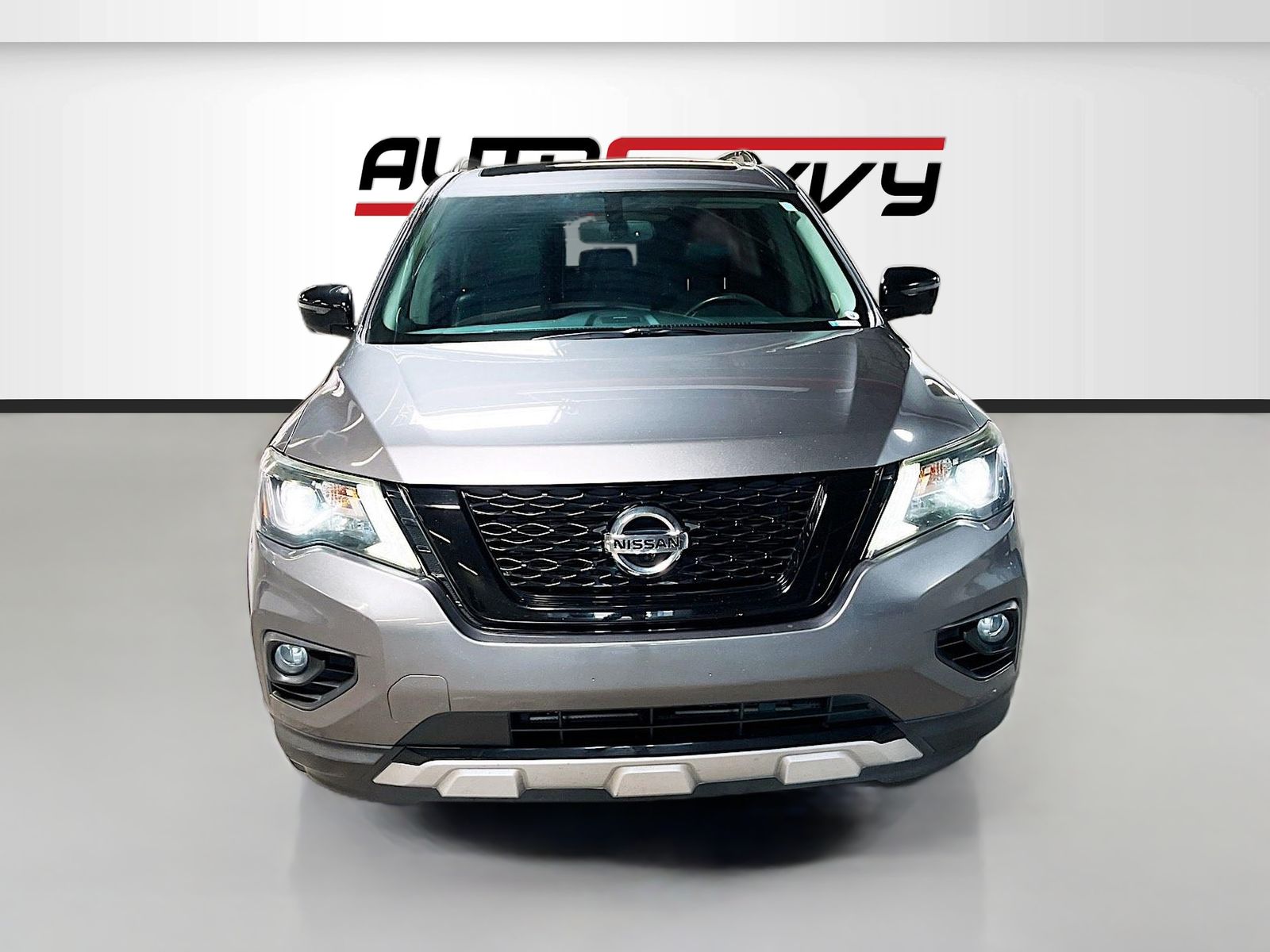 Used 2020 Gray Nissan SL image 2