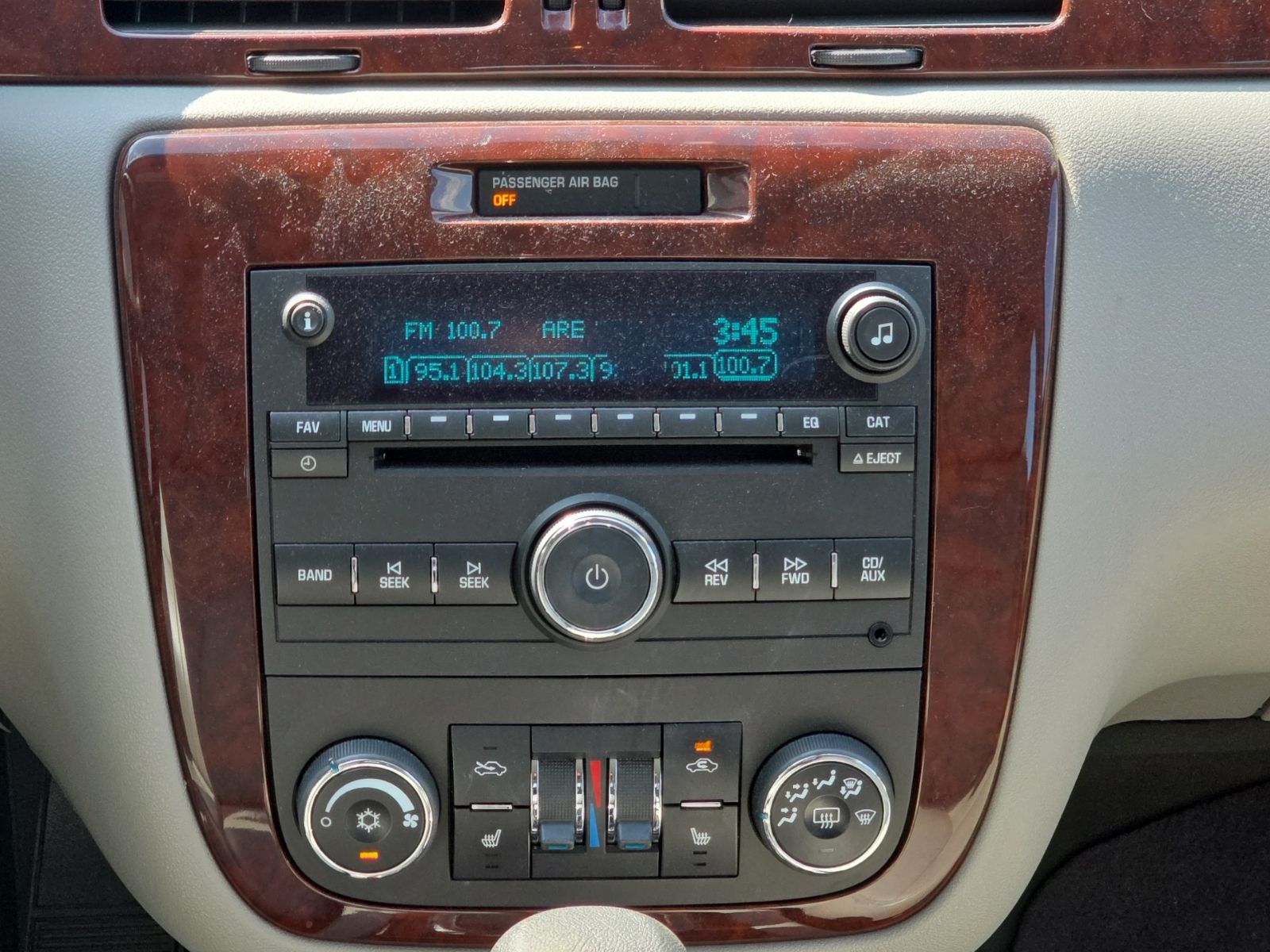 Used 2009 Gray Chevrolet LT image 17