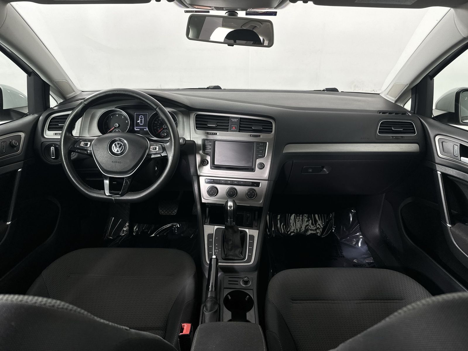 2016 Volkswagen Golf TSI S 4-Door 11