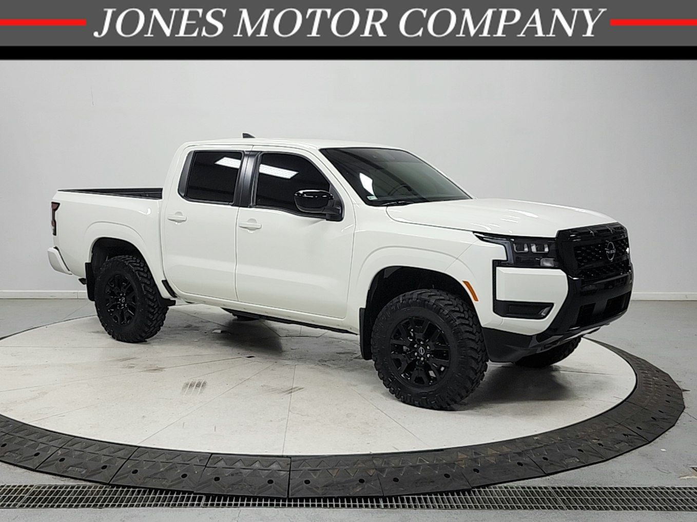 Glacier White 2026 Nissan Frontier SV Crew Cab 4WD Pickup Truck Four-Wheel Drive 9-Speed Automatic Overdrive