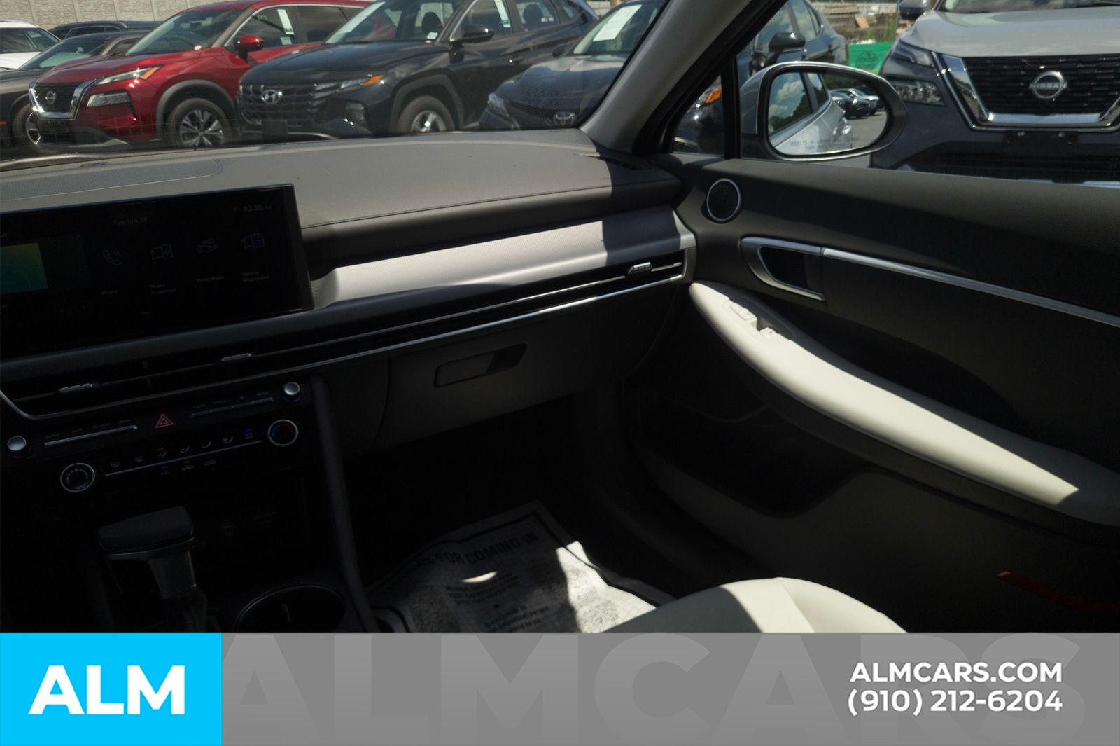 Used 2025 Silver Hyundai SE image 19