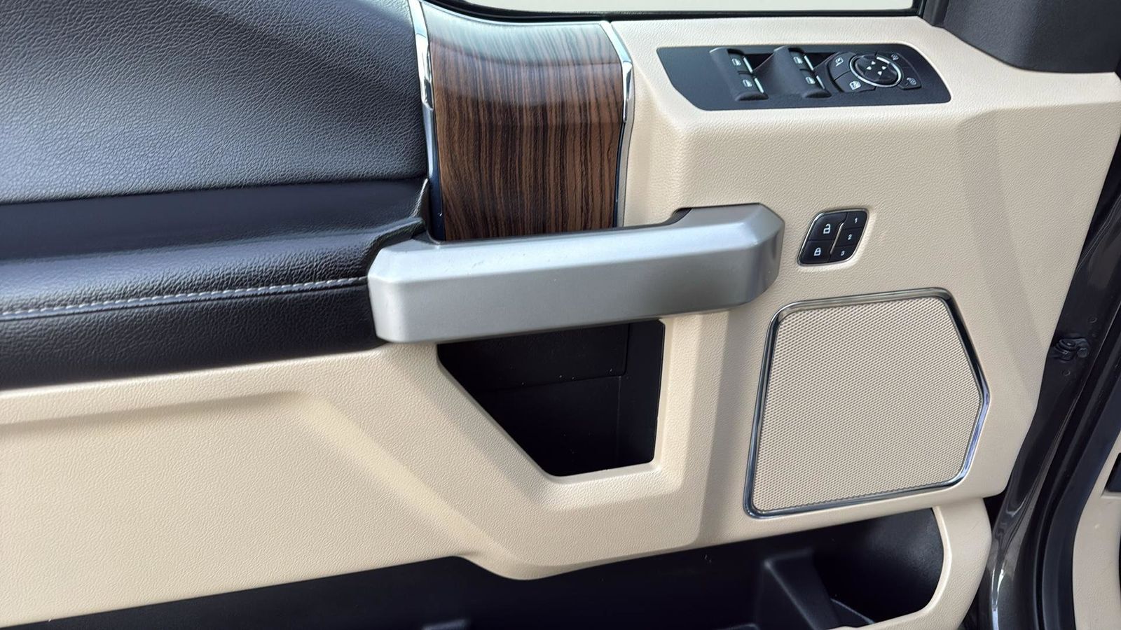 Used Car 2016 Ford F-150  Lariat For Sale Under $25,000 In Austin, Texas