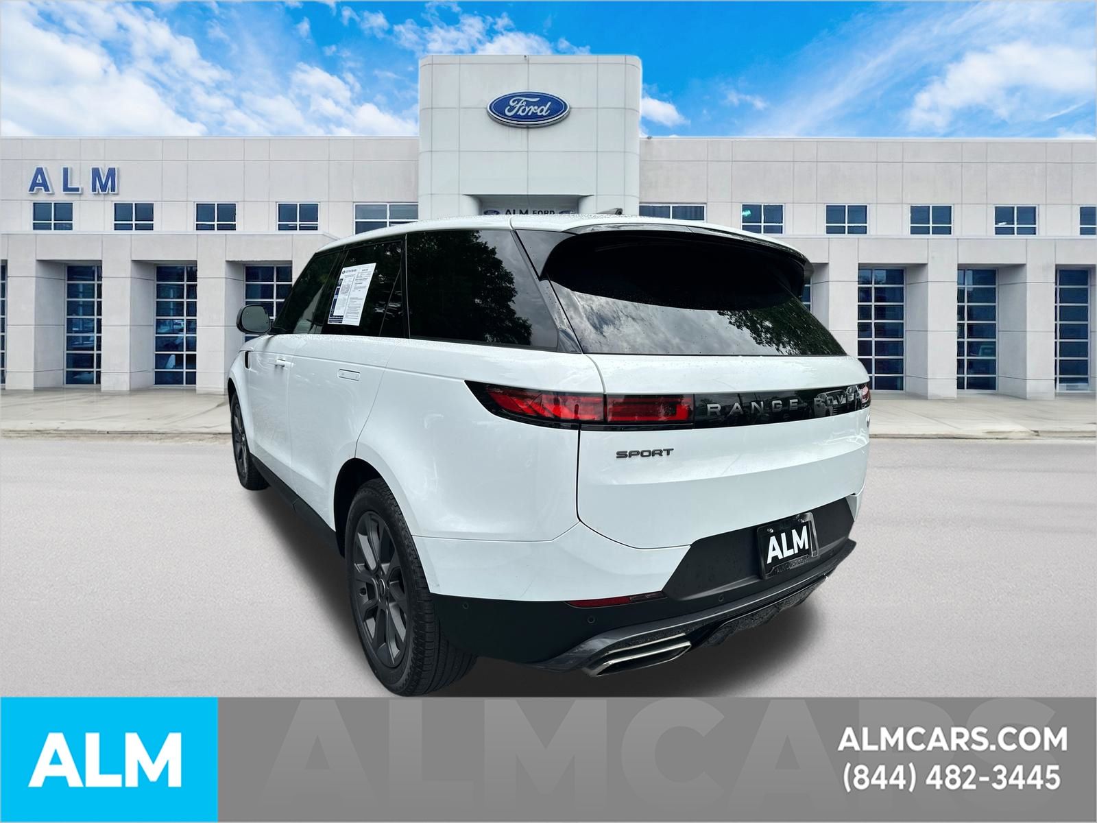 Used 2023 White Land Rover SE image 8