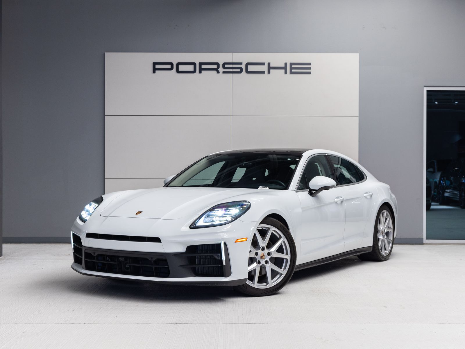 Carrara White Metallic 2025 Porsche Panamera RWD Sedan Rear-Wheel Drive 8-Speed Automatic