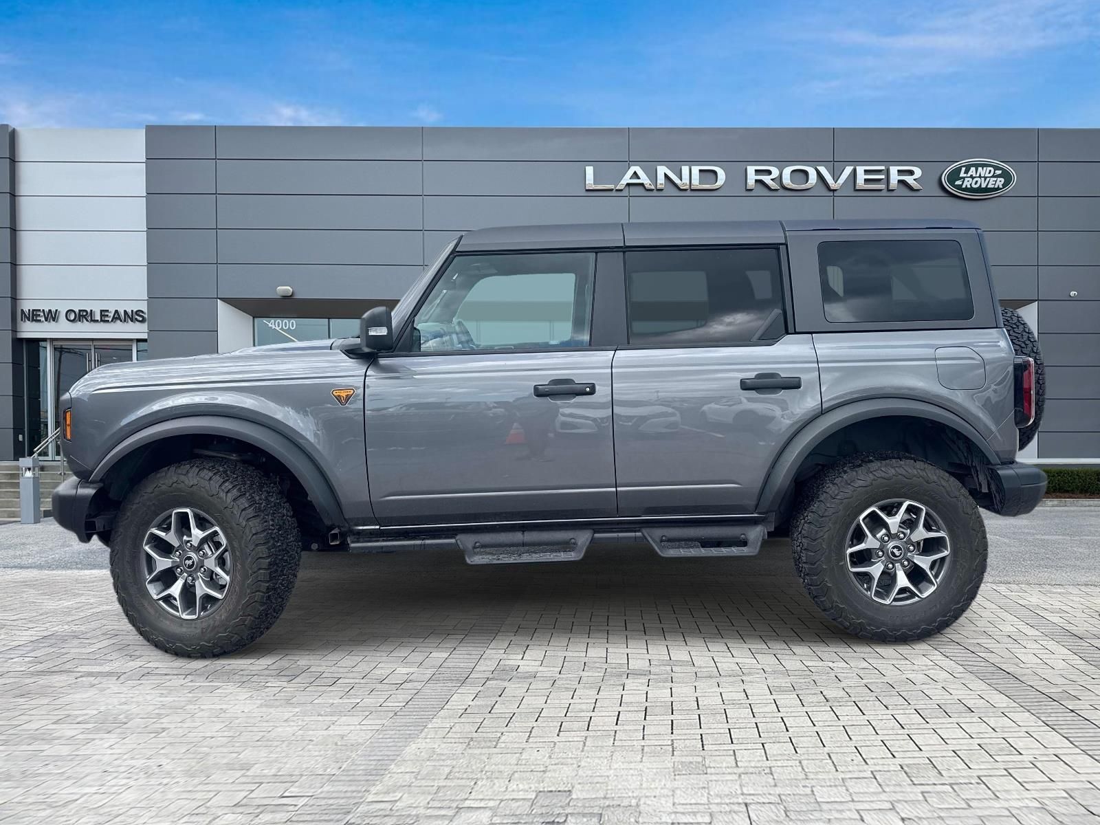 View vehicle photo 2