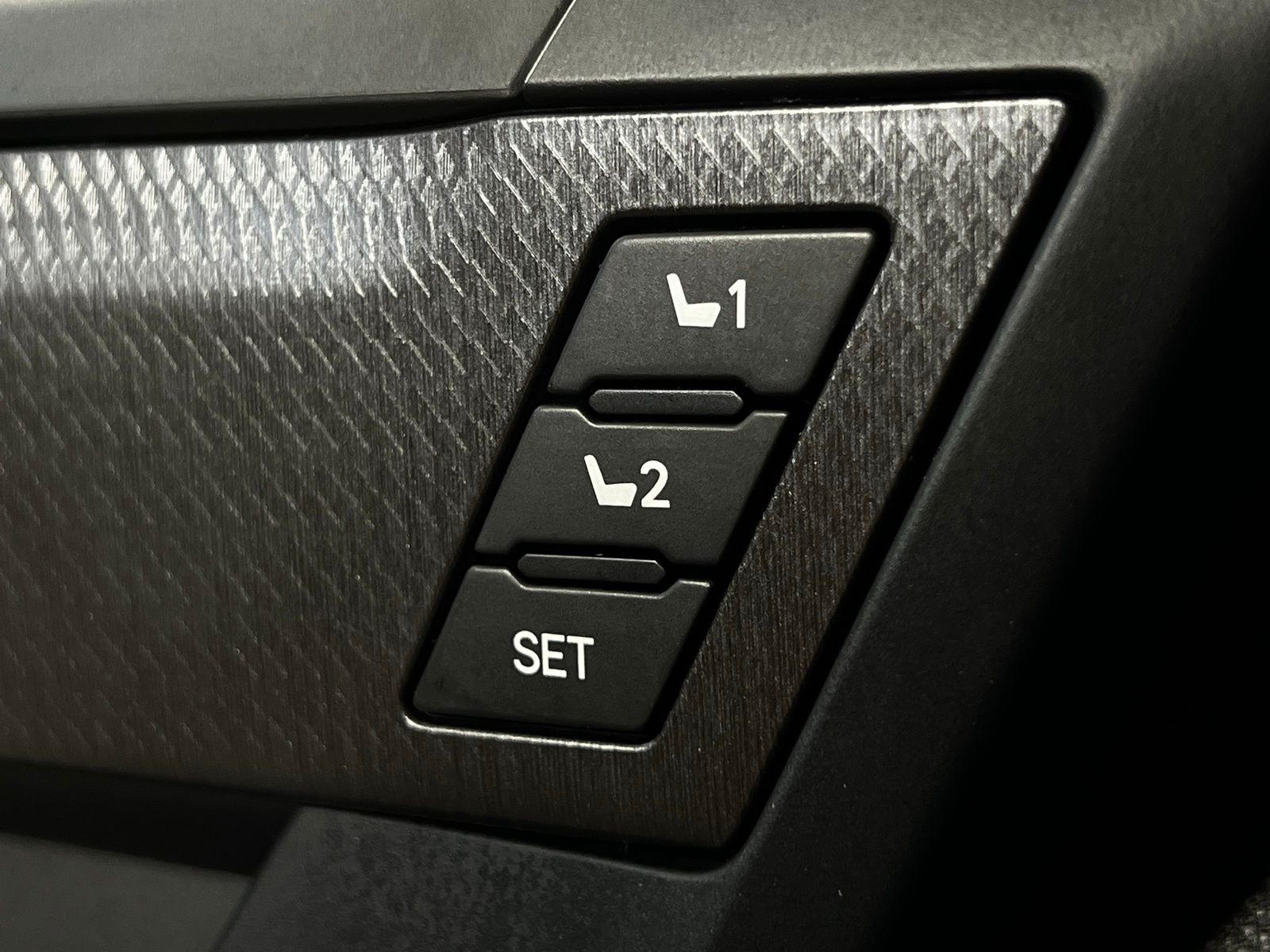 Thumbnail: 2023 Toyota Tundra - 15