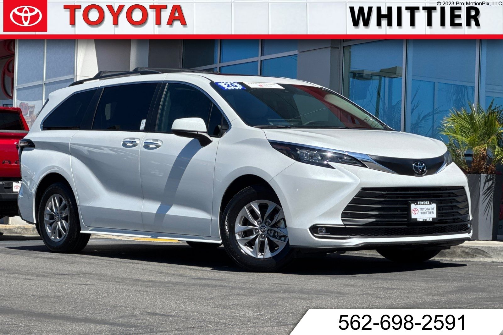 White (Wind Chill Pearl) 2026 Toyota Sienna Minivan Front-Wheel Drive Continuously Variable Transmission