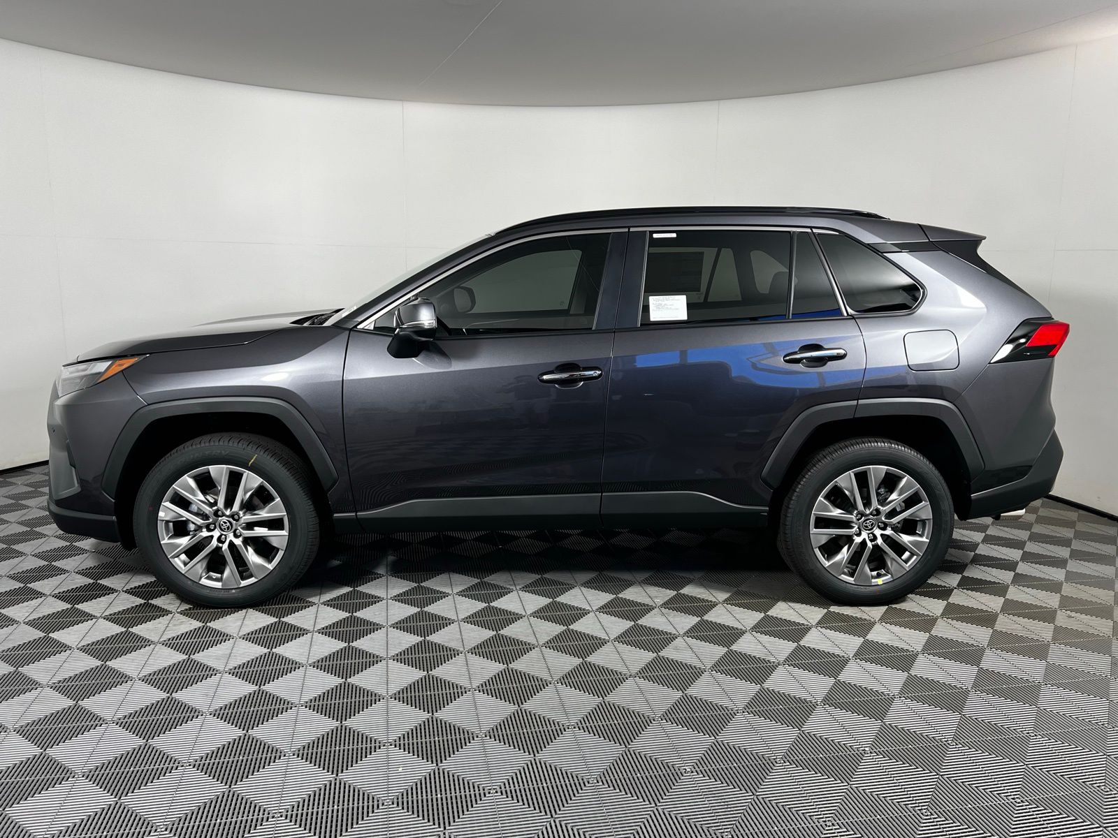 2025 Toyota RAV4 Limited 8