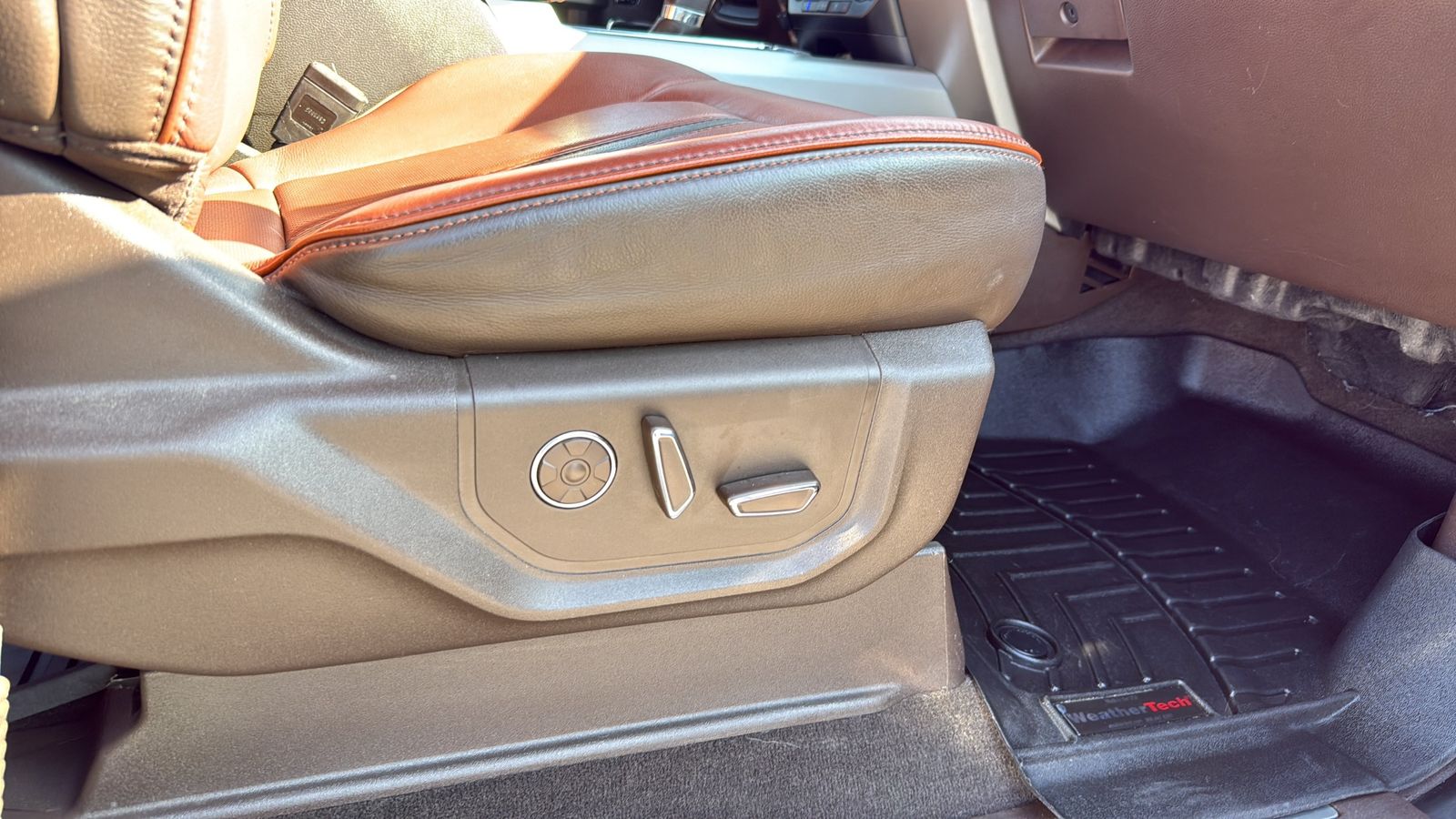 Used 2019 Blue Ford King Ranch image 20