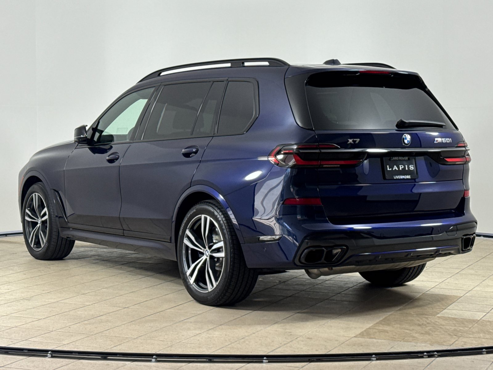 2026 BMW X7 M60i — full photo 4 of 30