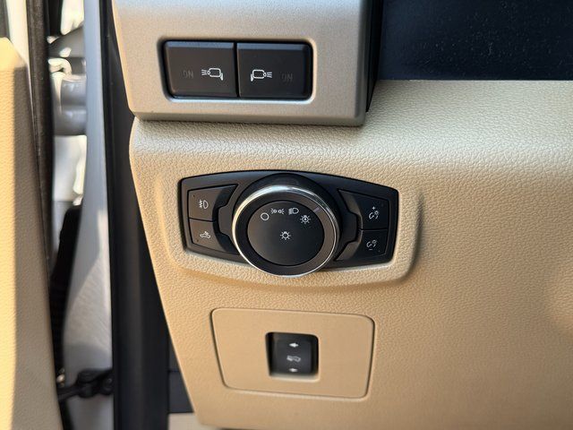 Used 2015 White Platinum Clearcoat Metallic Ford Lariat image 30
