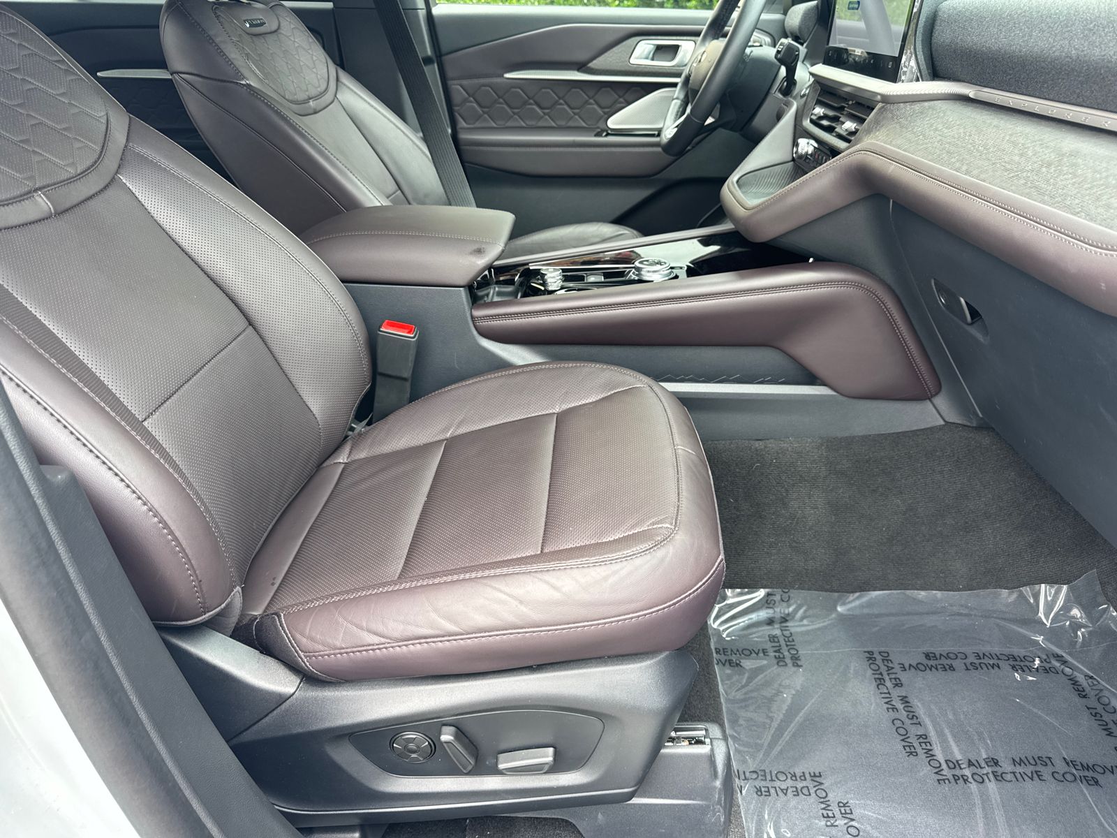 Used 2026 White Metallic Ford Platinum image 13