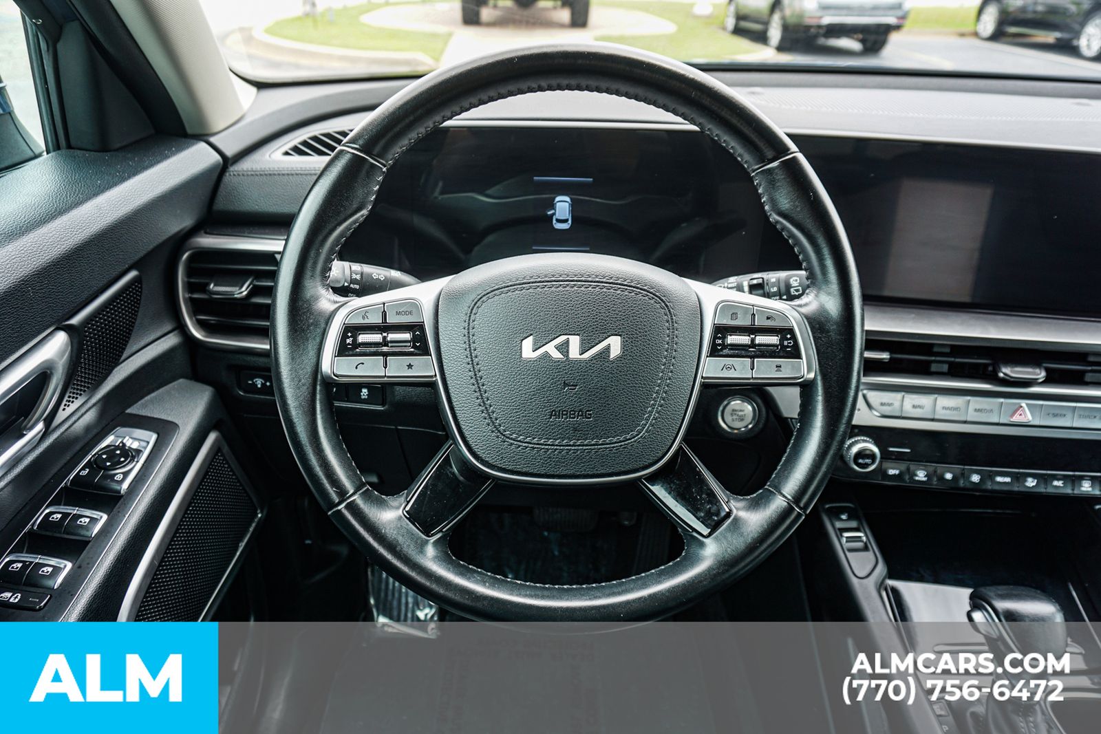 Used 2025 Black Kia S image 31