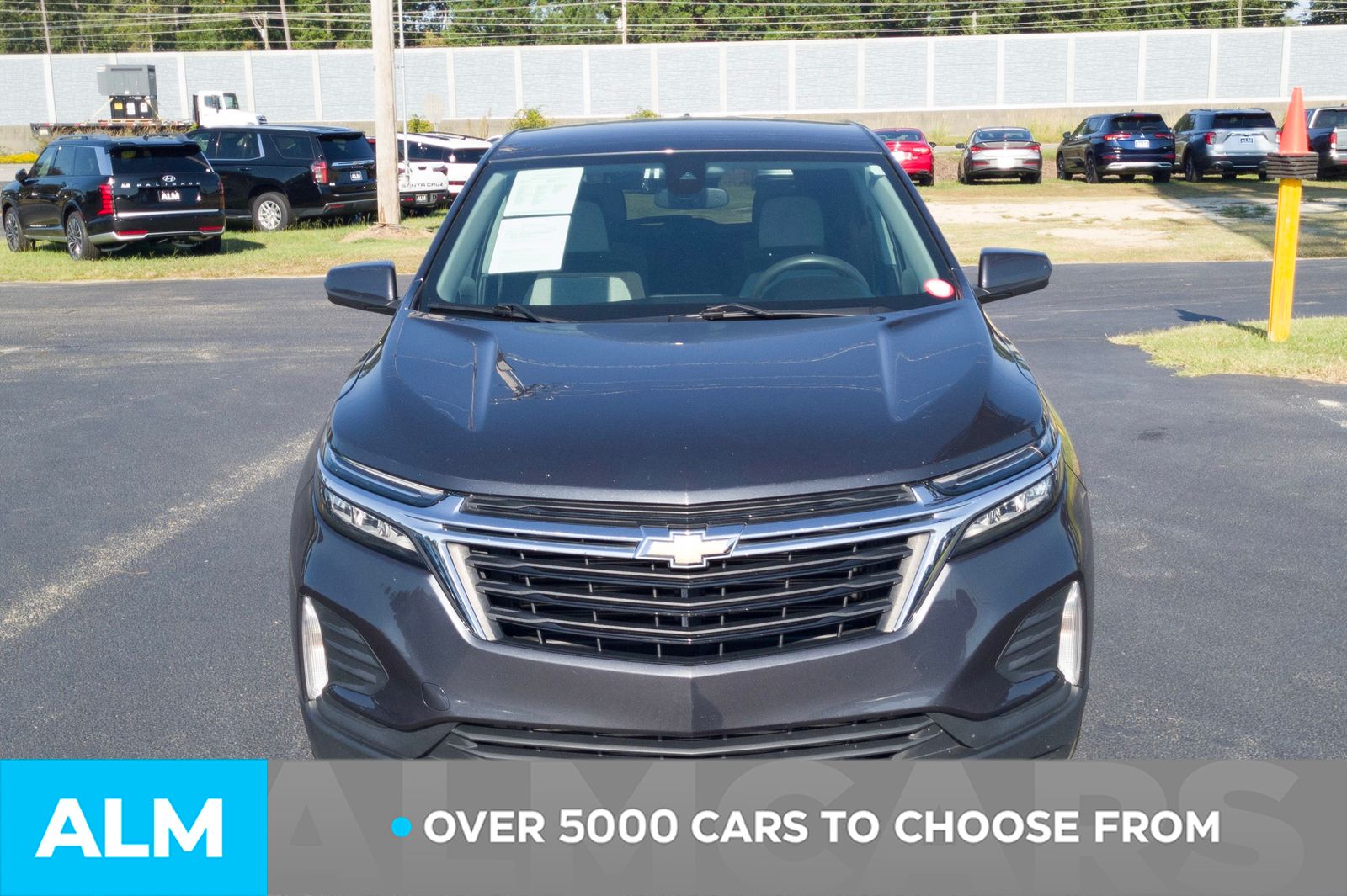 2023 Chevrolet Equinox LT photo 2
