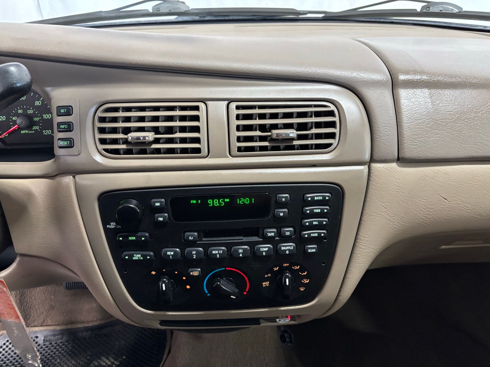 Used Car 2004 Ford Taurus  Se For Sale Under $10,000 In Austin, Texas