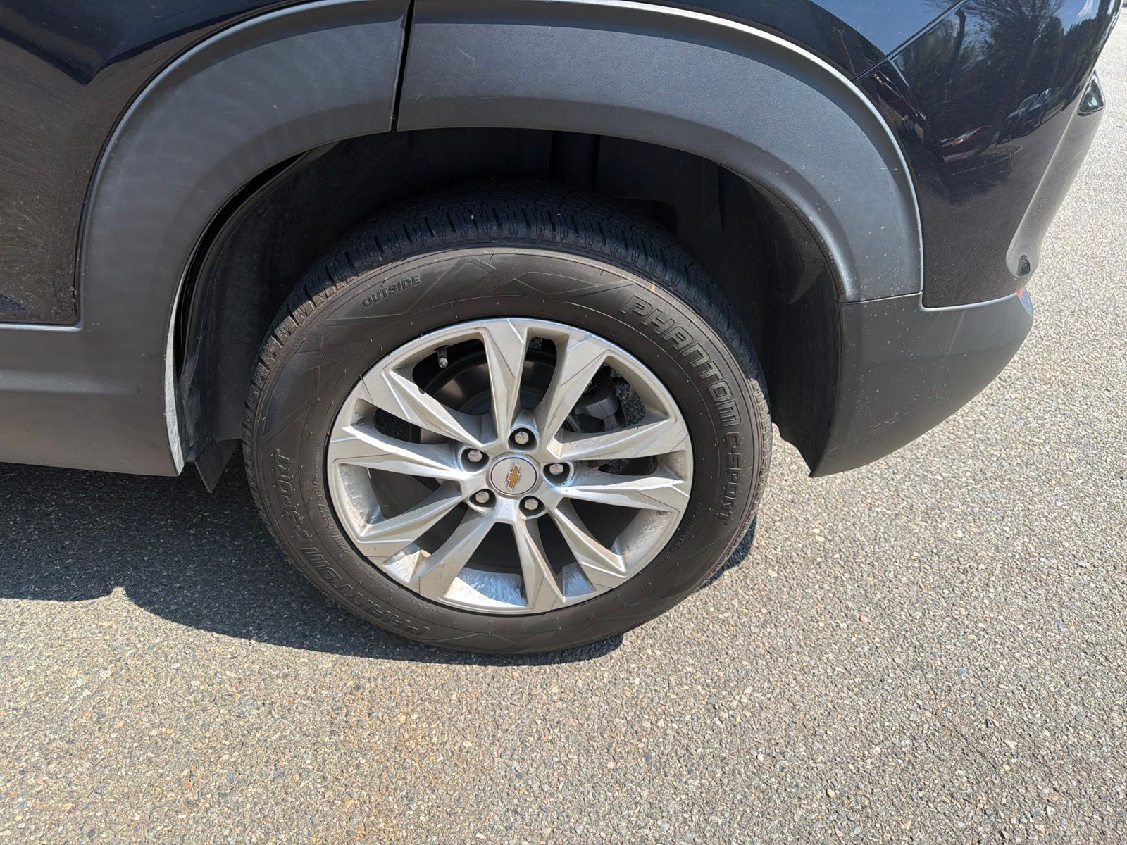 Used 2021 Blue Chevrolet LS image 24