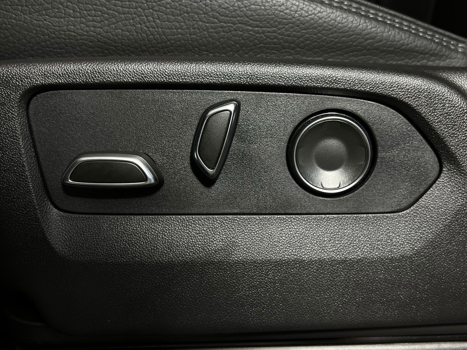 Thumbnail: 2024 GMC Sierra 2500 - 14