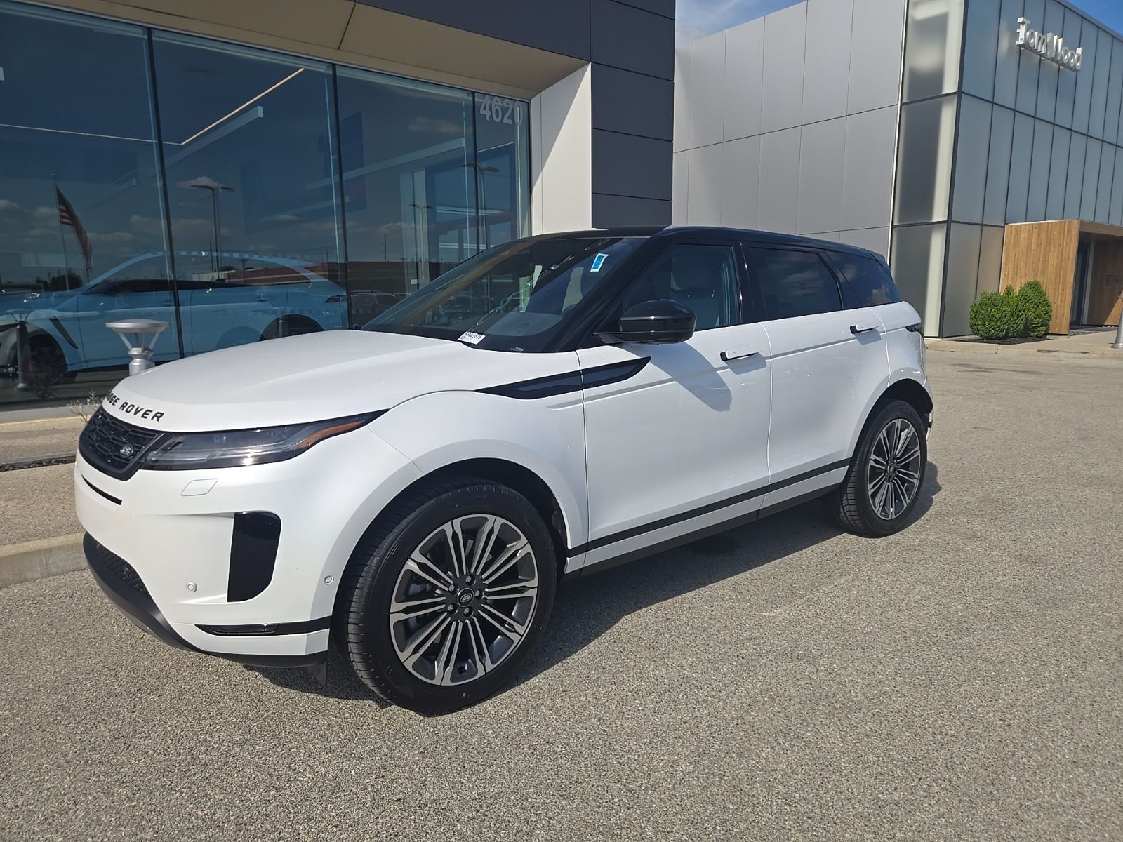 Pearl White 2026 Land Rover Range Rover Evoque SUV / Crossover All-Wheel Drive 9-Speed Automatic