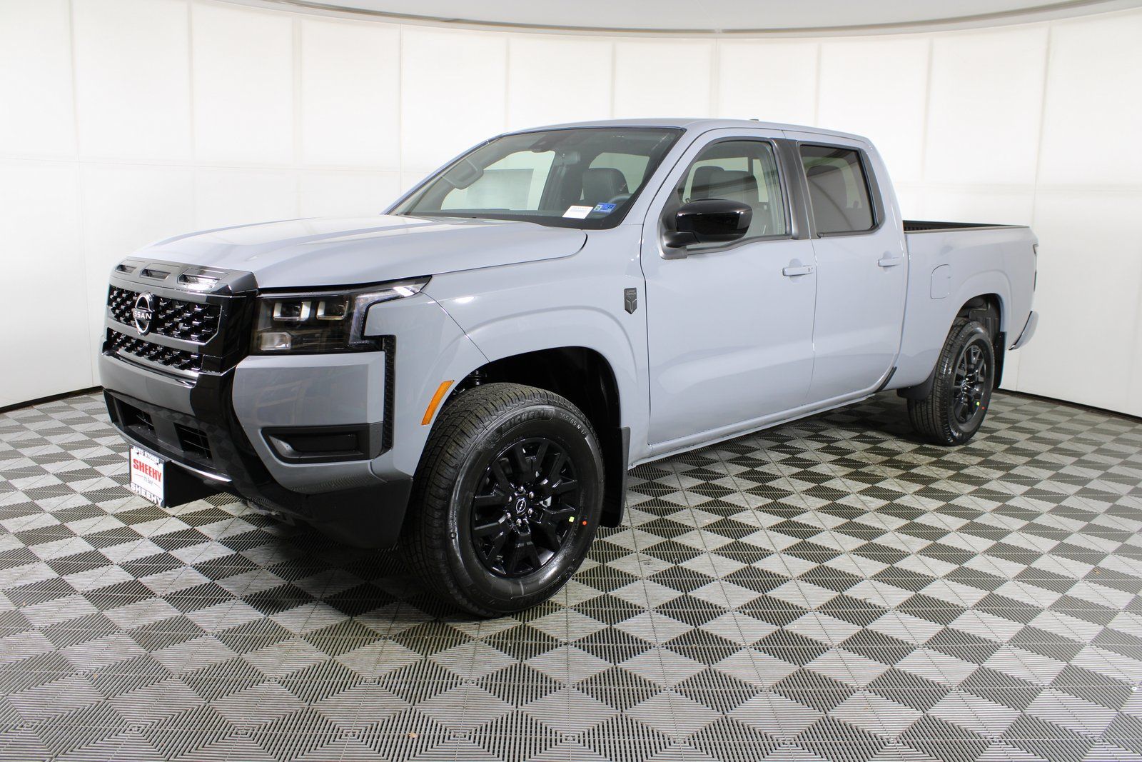 View vehicle photo 3