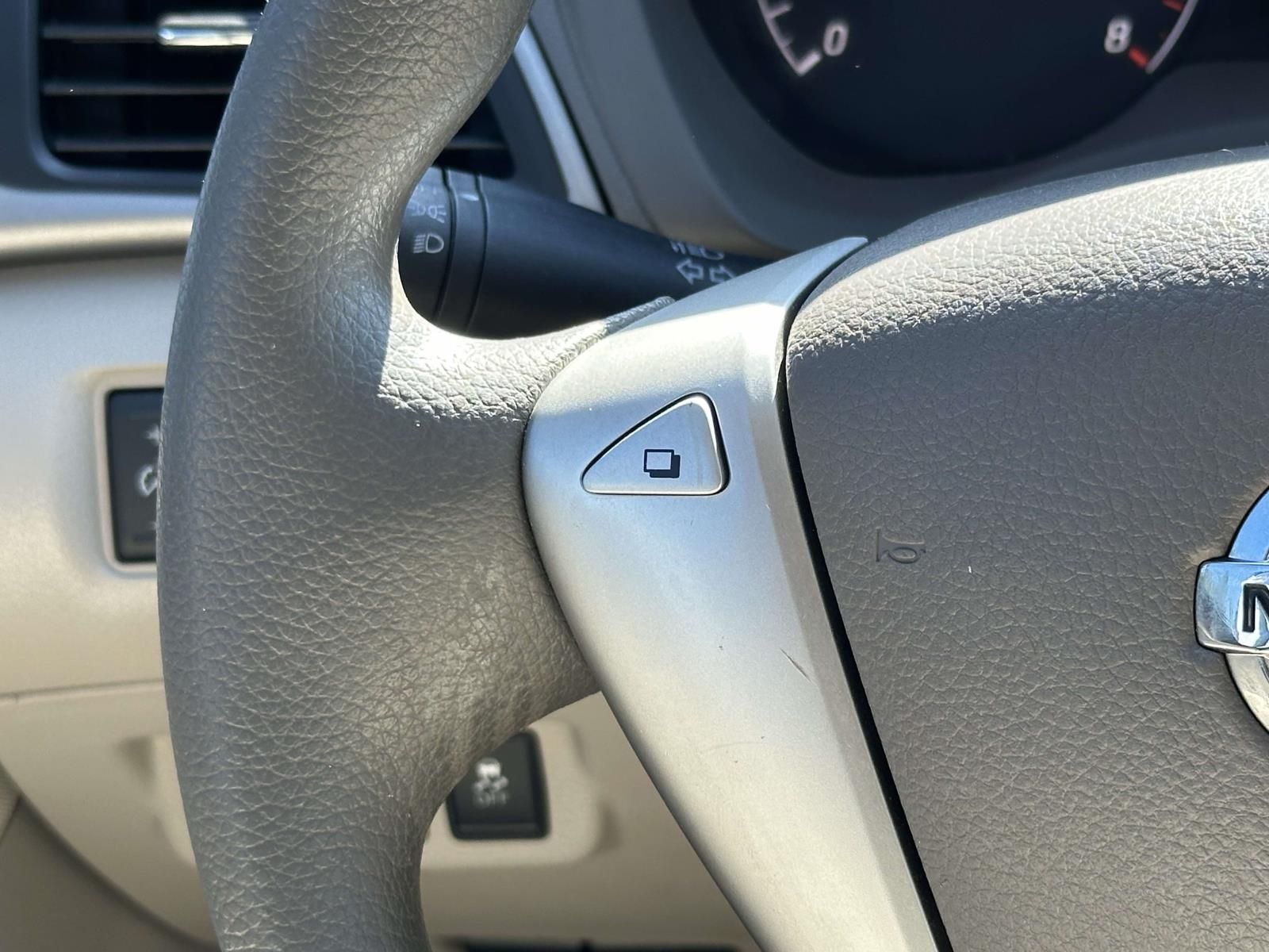 Used 2014 White Nissan S image 30