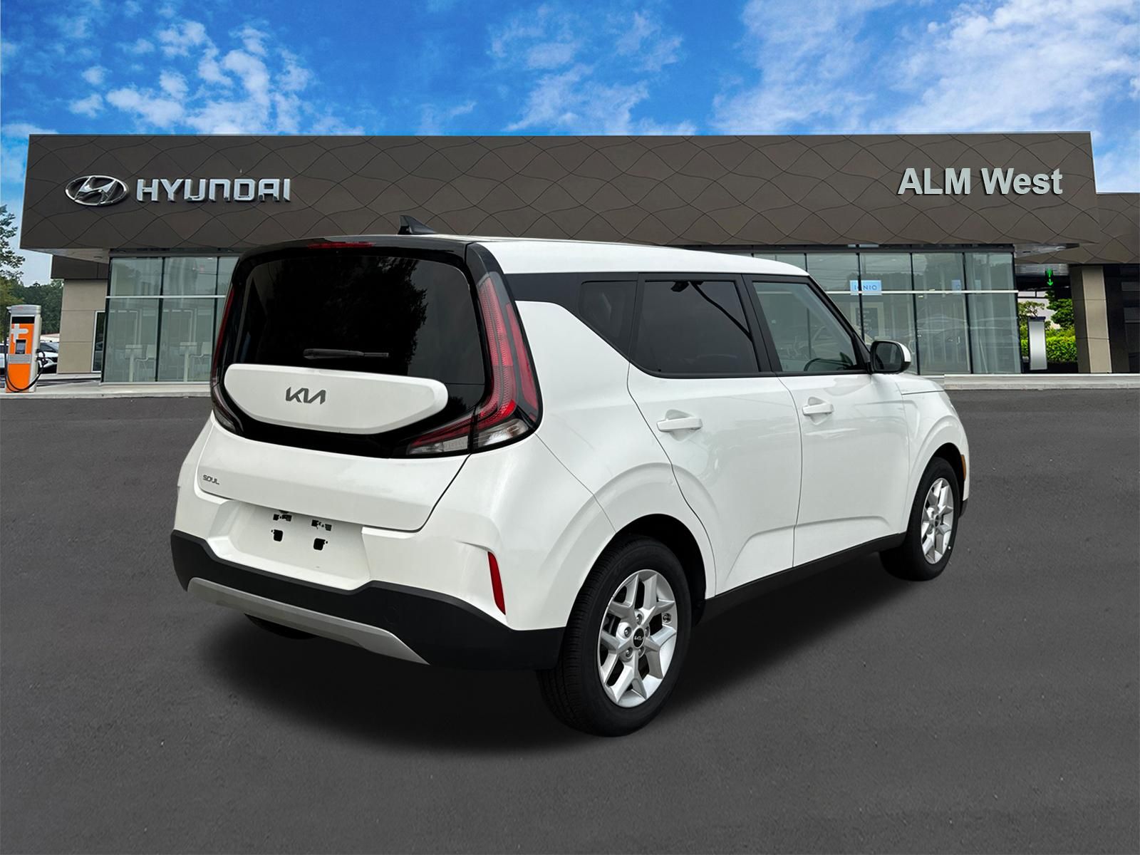 Used 2025 White Kia LX image 5
