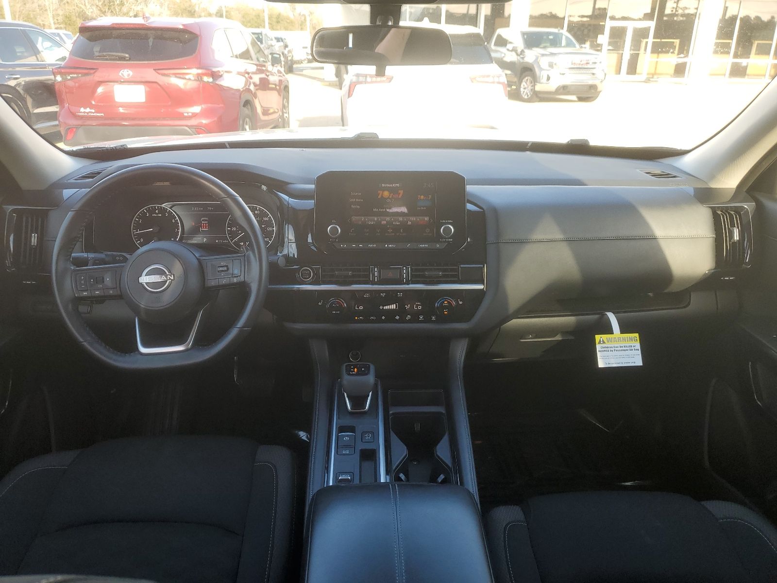 2024 Nissan Pathfinder SV - 8