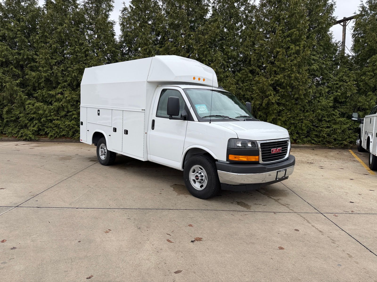 2025 GMC Savana Chassis 3500 139 Cutaway RWD