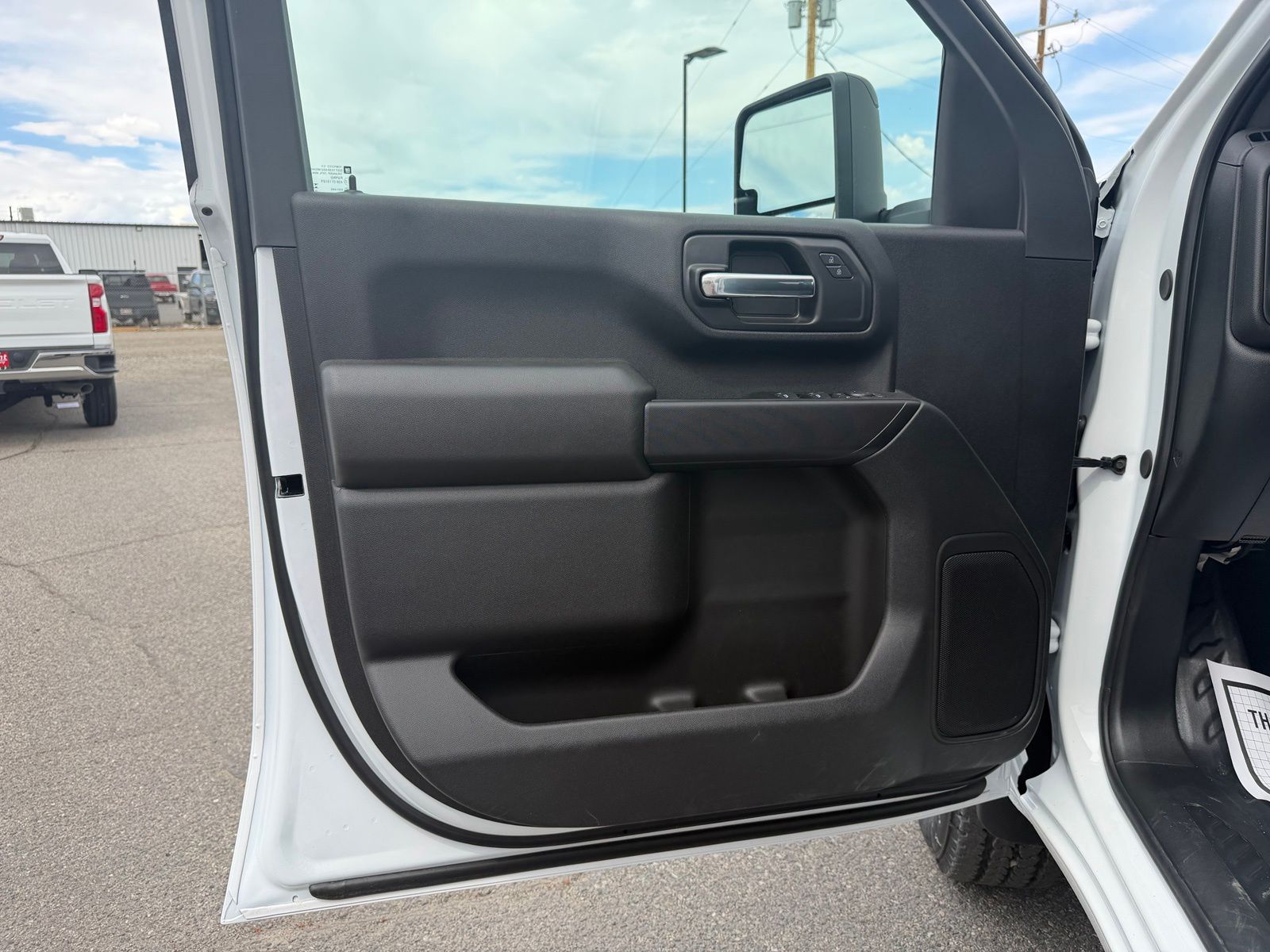 2026 GMC Sierra 2500HD thumbnail 11