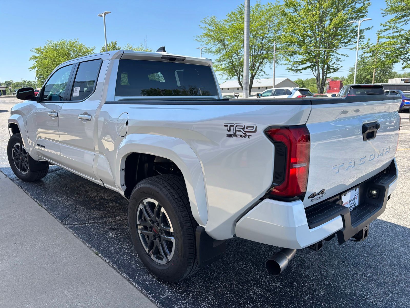 View vehicle photo 5