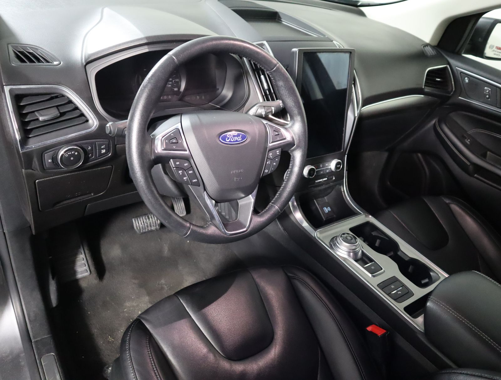 2022 Ford Edge Titanium photo