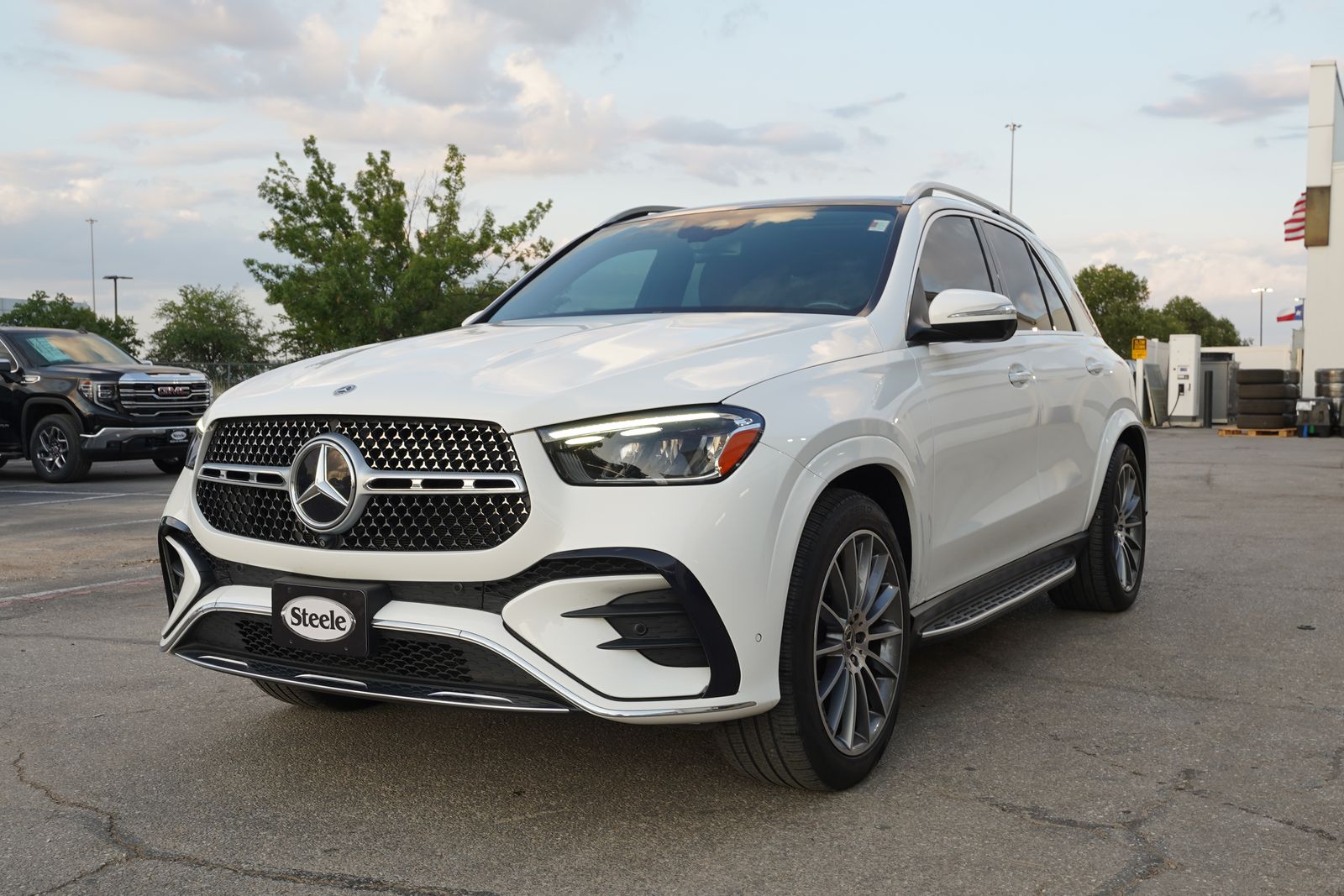 MANUFAKTUR Moonlight White Metallic 2024 Mercedes-Benz GLE SUV / Crossover All-Wheel Drive 9-Speed Automatic