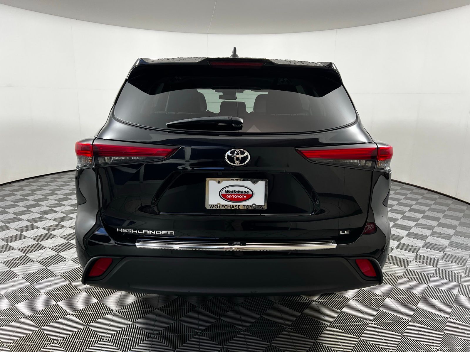 Thumbnail: 2023 Toyota Highlander - 6