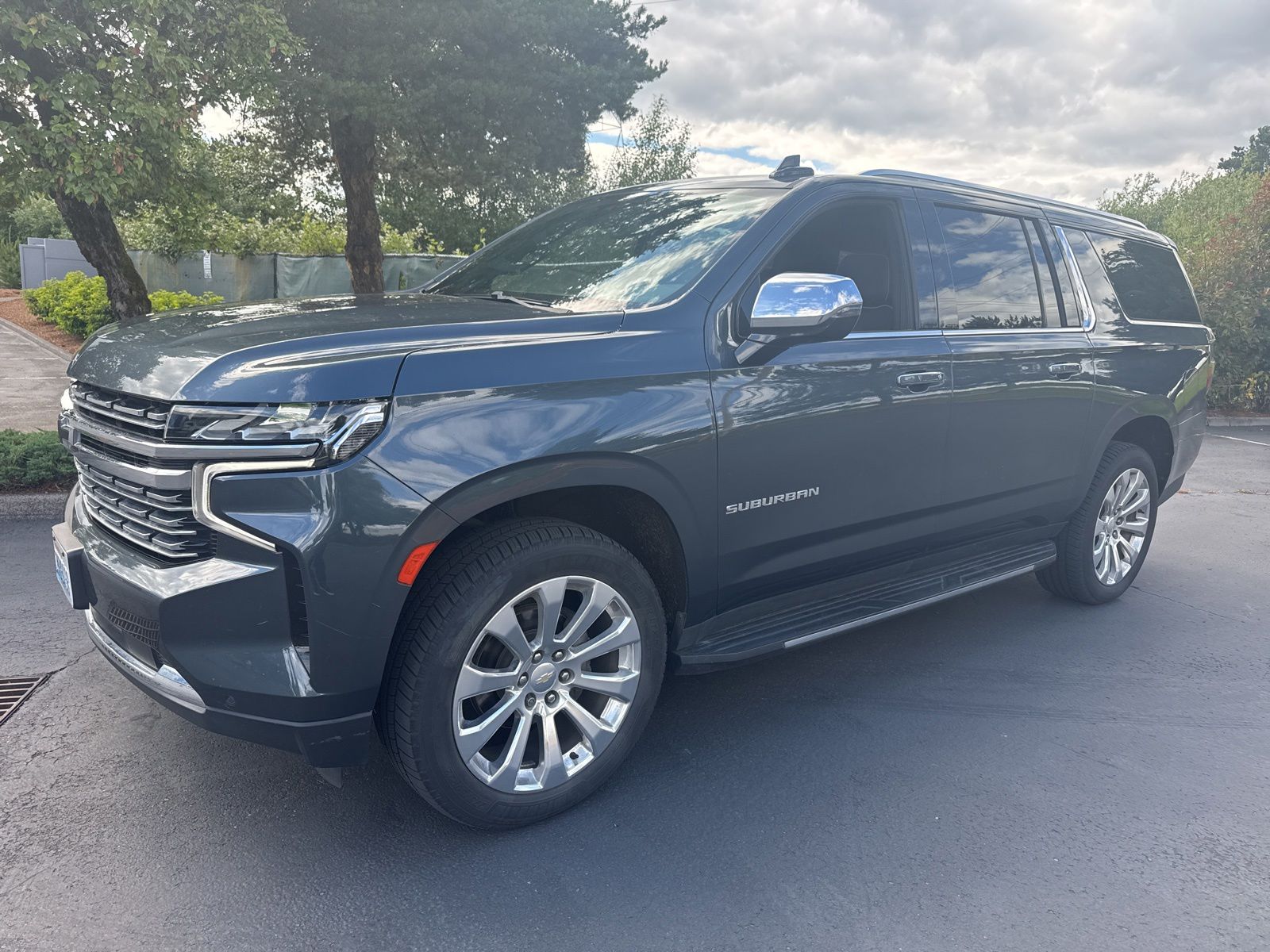 2021 Chevrolet Suburban 2WD 1500 Premier's photo