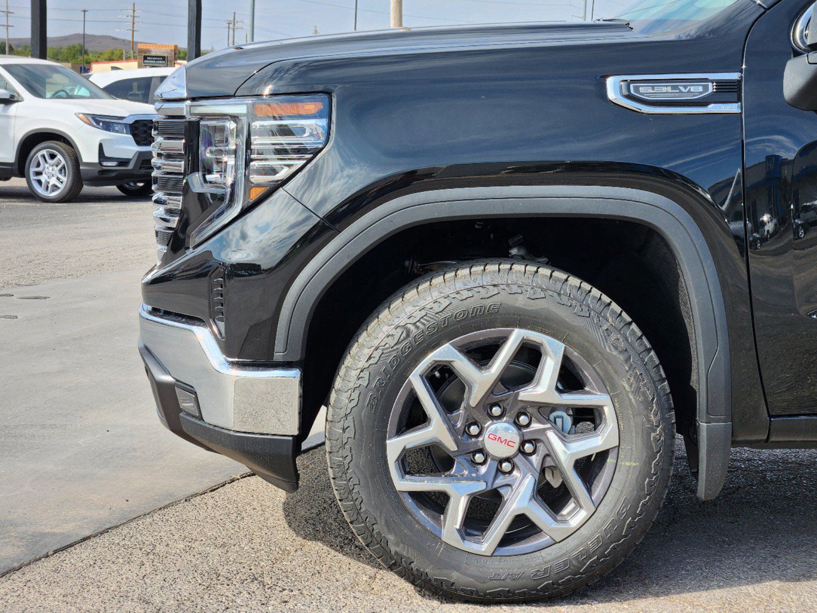 2025 GMC Sierra 1500 SLT 8