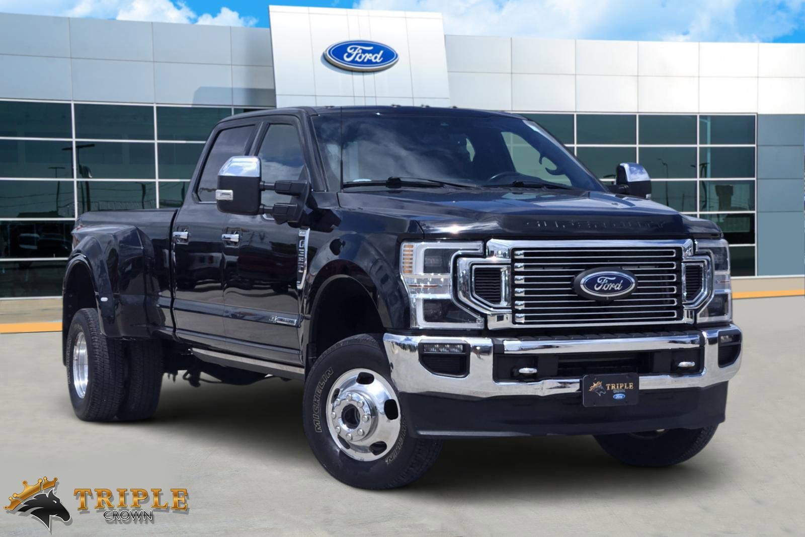 Black Metallic 2022 Ford F-350 Super Duty King Ranch Crew Cab LB DRW 4WD Pickup Truck Four-Wheel Drive Automatic