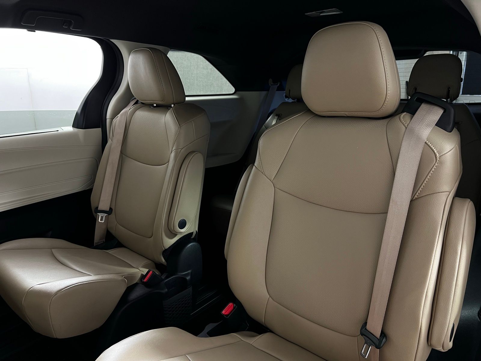 Thumbnail: 2024 Toyota Sienna - 24