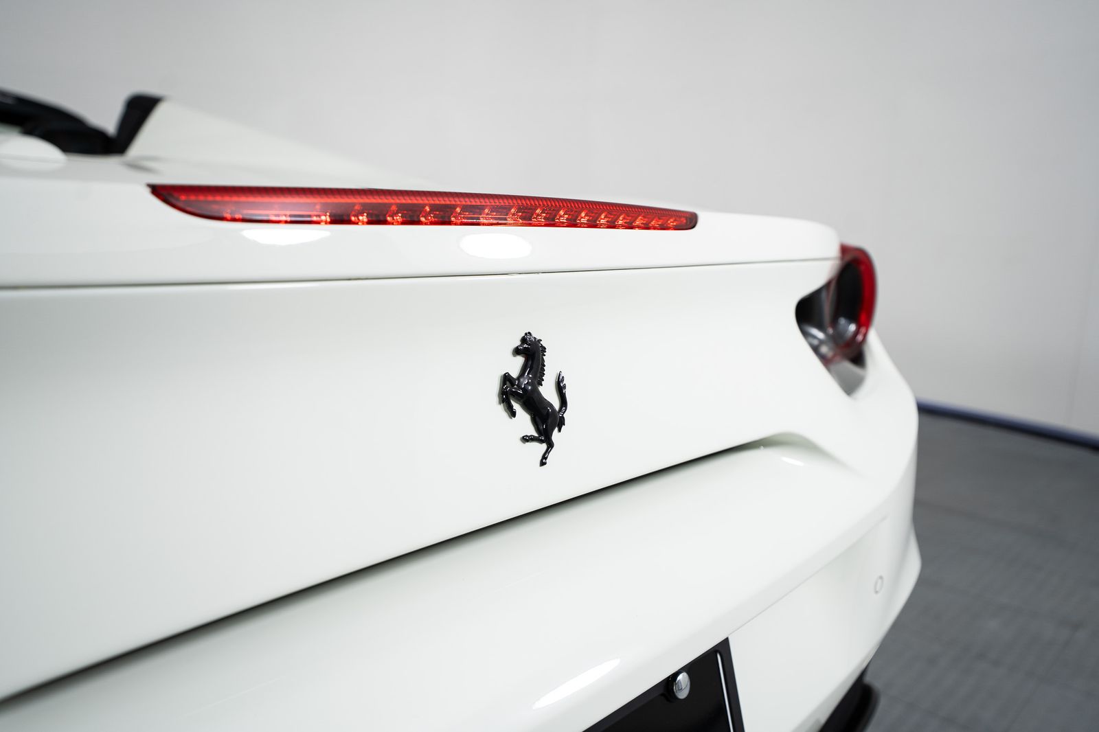2019 Ferrari 488 Spider — full photo 8 of 43
