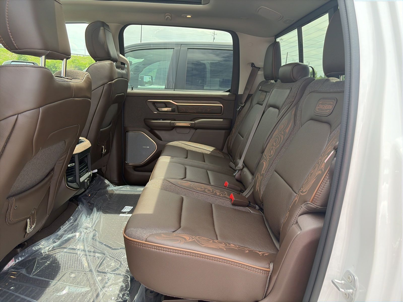 New 2026 Bright White Clear-Coat Exterior Paint RAM Limited image 18