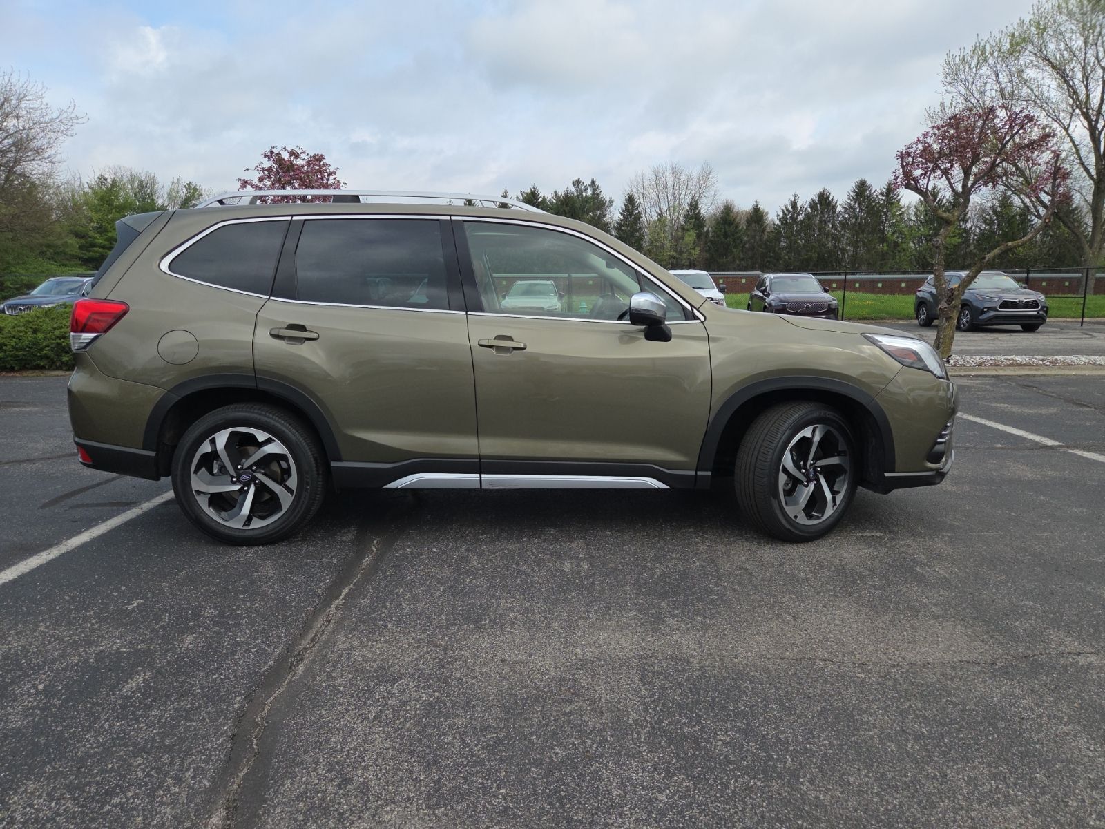 View vehicle photo 2