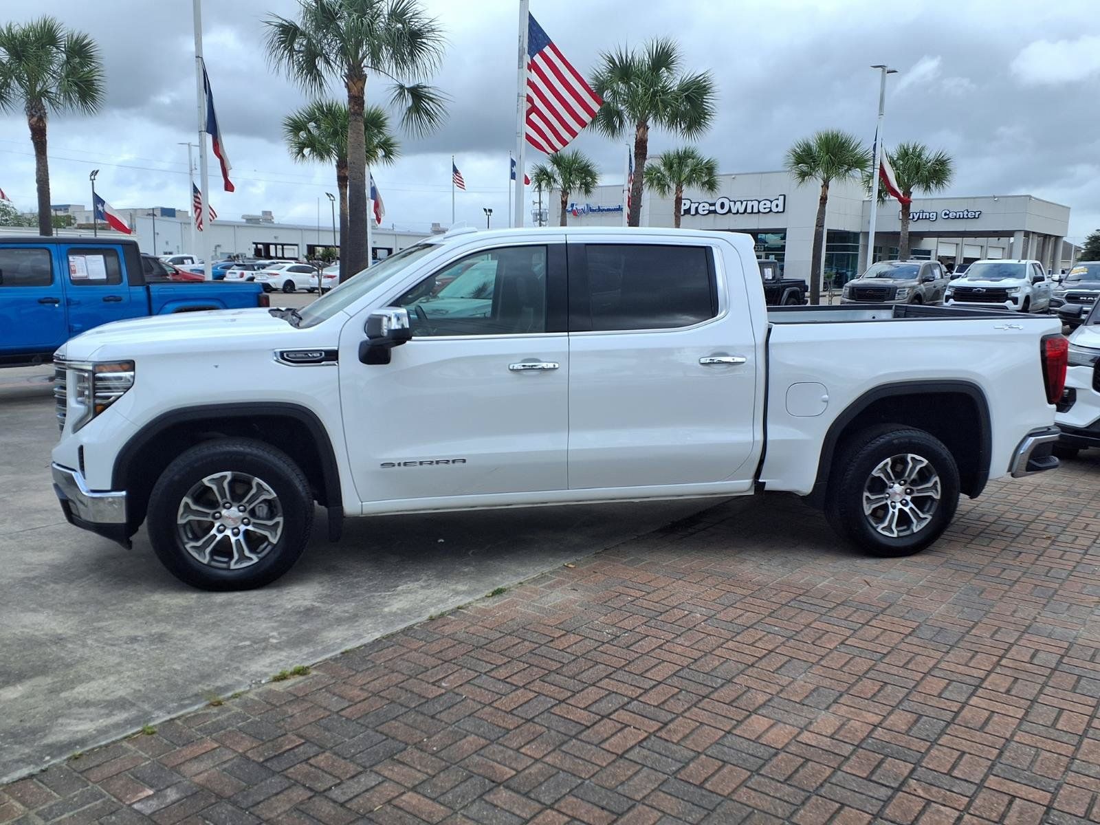 2025 GMC Sierra 1500 SLT - 8