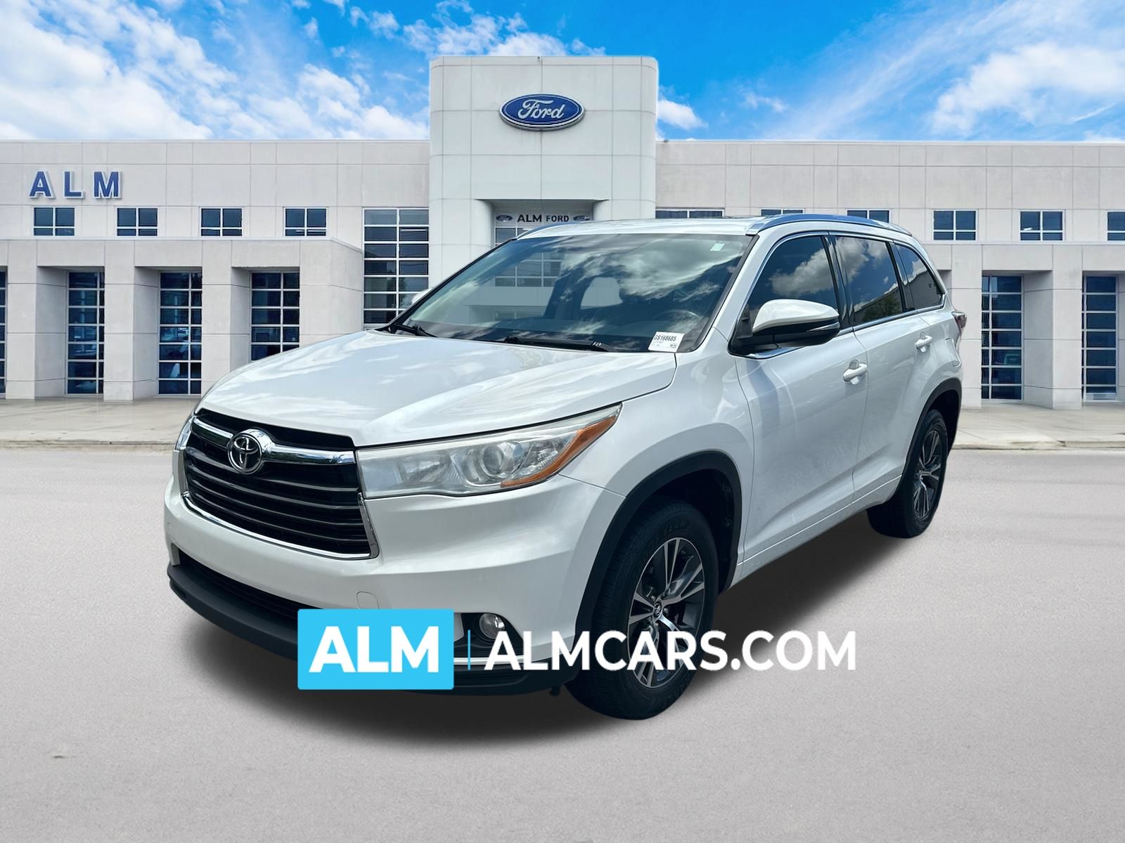 White (Blizzard Pearl) 2016 Toyota Highlander SUV / Crossover Front-Wheel Drive 6-Speed Automatic Overdrive
